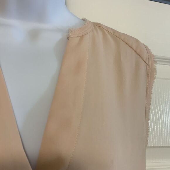 H&M, blouse, sleeveless, button down rough hewn edges, size 4 - Picture 2 of 14